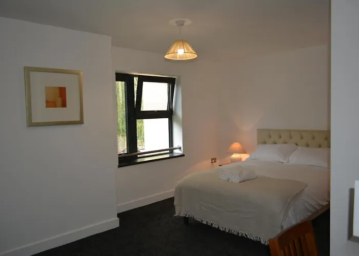 5 Jarn Court.
